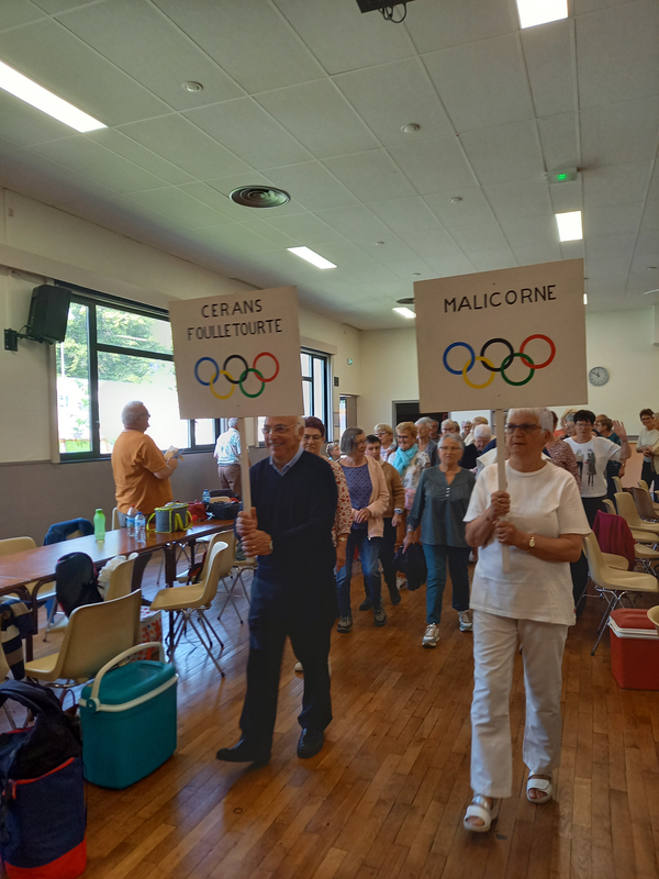 DEFILE DES DELEGATIONS