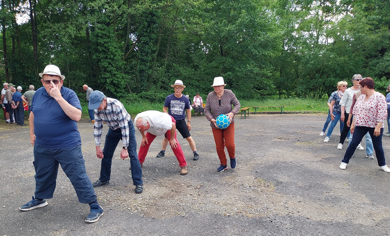 JEU DU RELAI DE BALLON