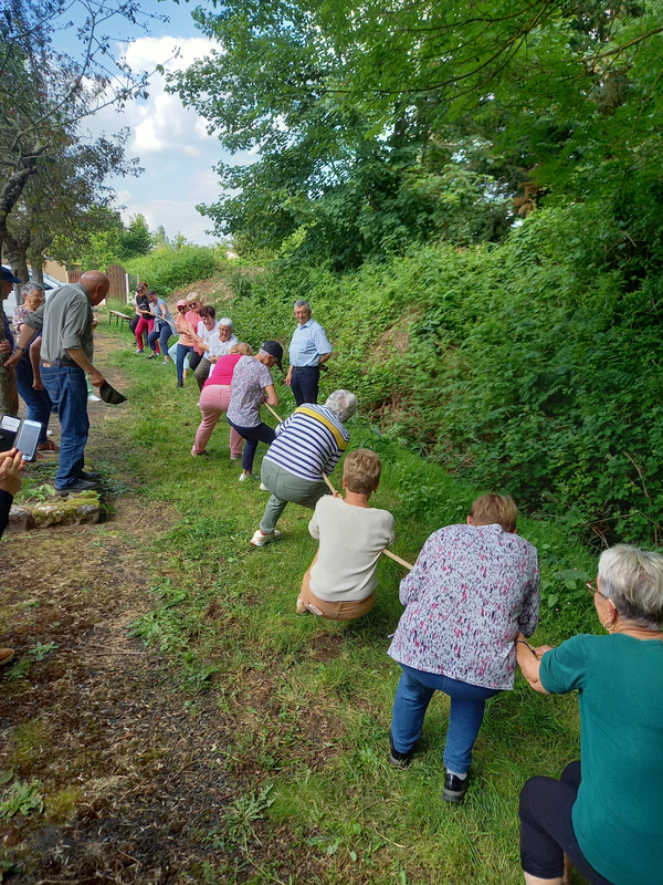 LE TRADITIONNEL TIR A LA CORDE