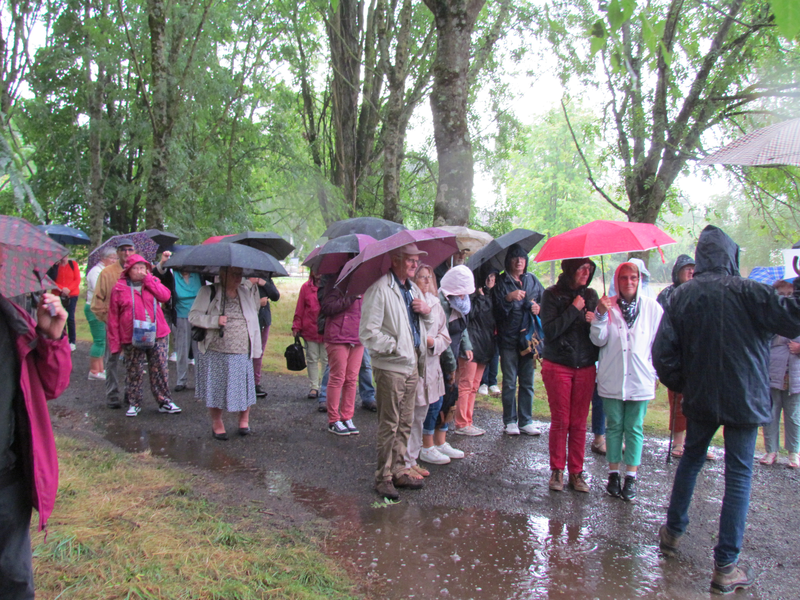 CHANTONS SOUS LA PLUIE ...