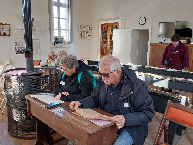 Deux eleves sttudieux